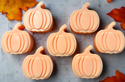 Pumpkin-shaped soy wax melts